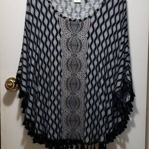 Rafaella Batwing Tribal Print Top With Tassles.